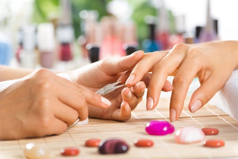 Manicure procedure